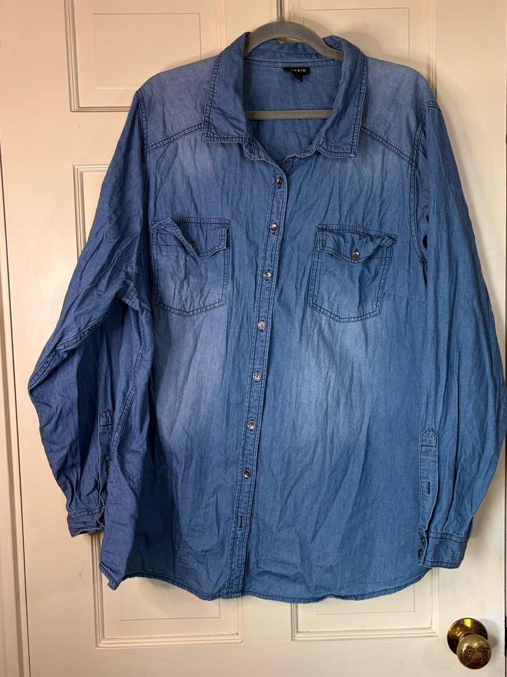 Torrid Women's Button Down Shirt Medium Blue Chambray Denim Long Sleeve Size 3X